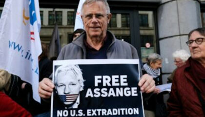 Multiples Demandes D’extradition De Julian Assange : Que Risque Le Fondateur De Wikileaks ?